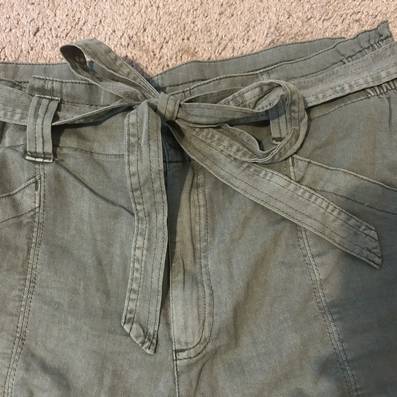 Old Navy green size medium shorts - Picture 2 of 6